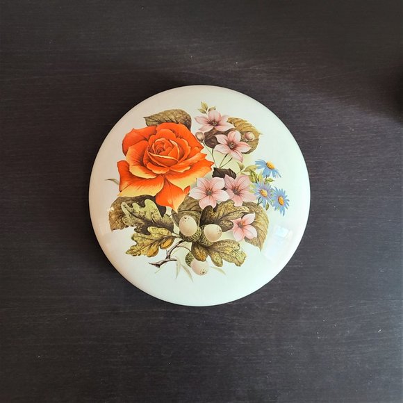 Large vintage round trinket jar jewelry box. - Picture 2 of 10